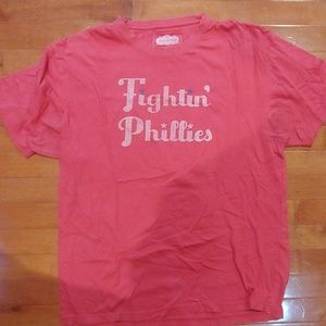 Red jacket Fightin Phillies close tshirt
